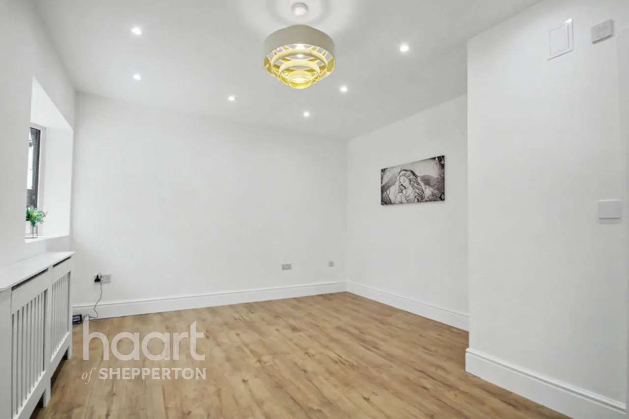Felix Lane, Shepperton, TW17, photo 7
