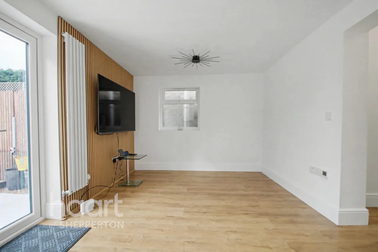 Felix Lane, Shepperton, TW17, photo 6