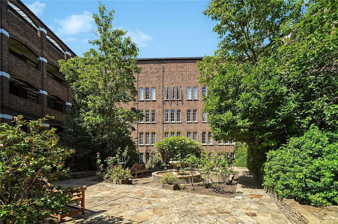 Mortimer Crescent, Kilburn, London, NW6, photo 11