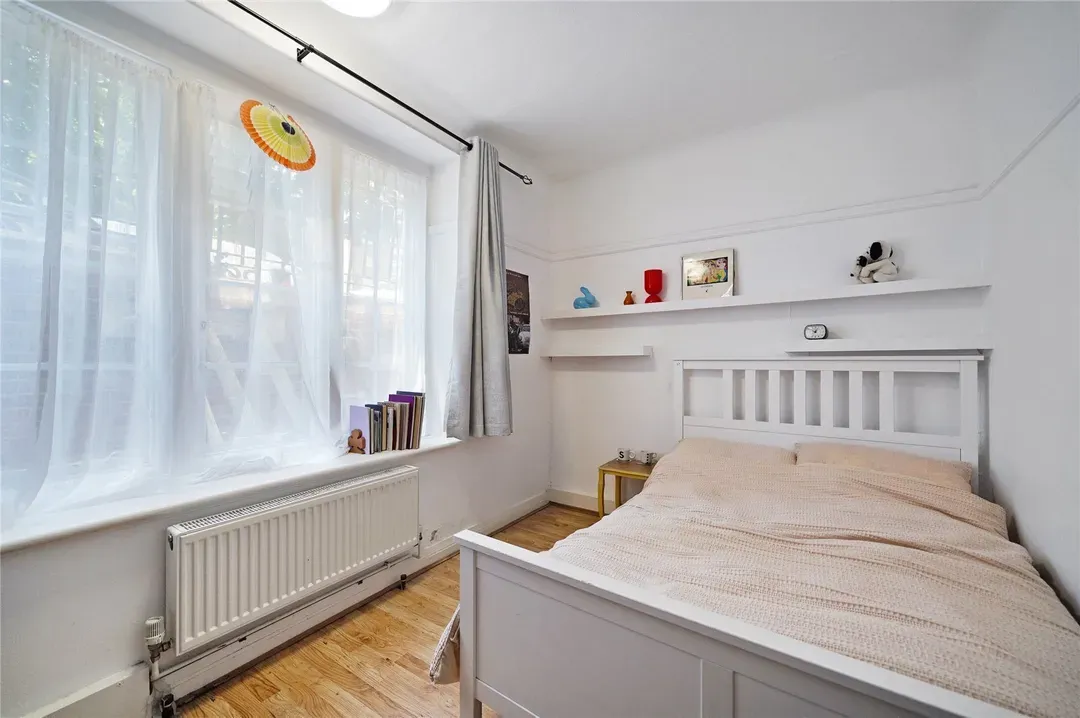 Mortimer Crescent, Kilburn, London, NW6, photo 2