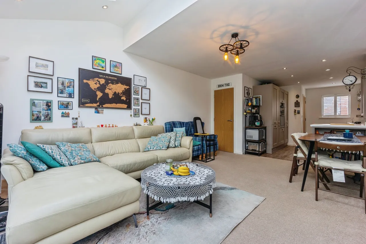 Eastbourne Crescent, Stockport, SK5, photo 2