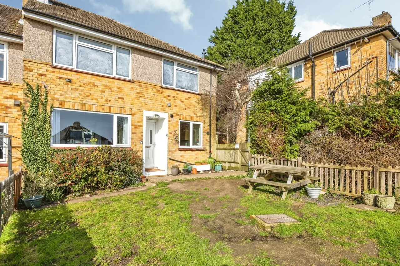 2 bed flat for sale — Addison Close, Caterham, Surrey, CR3