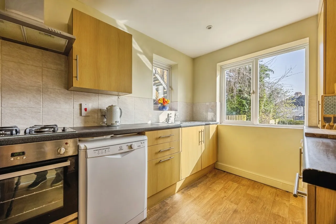 Addison Close, Caterham, Surrey, CR3, photo 14