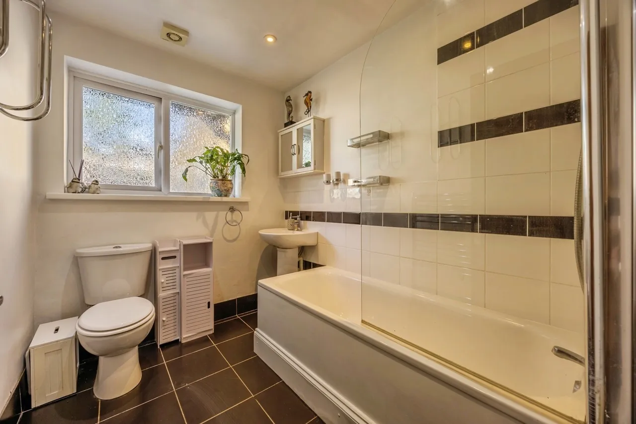 Addison Close, Caterham, Surrey, CR3, photo 9