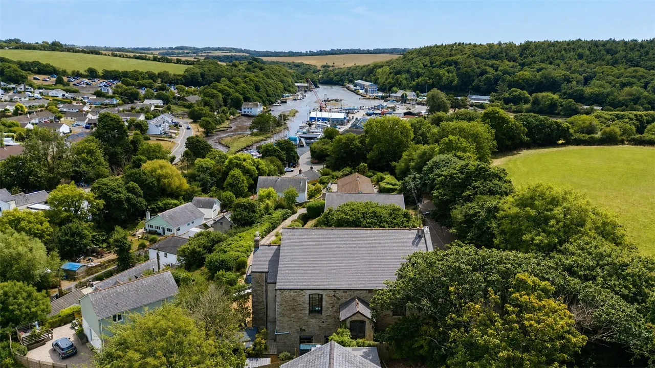 5 bed property for sale, Chapel Hill, Gweek, TR12