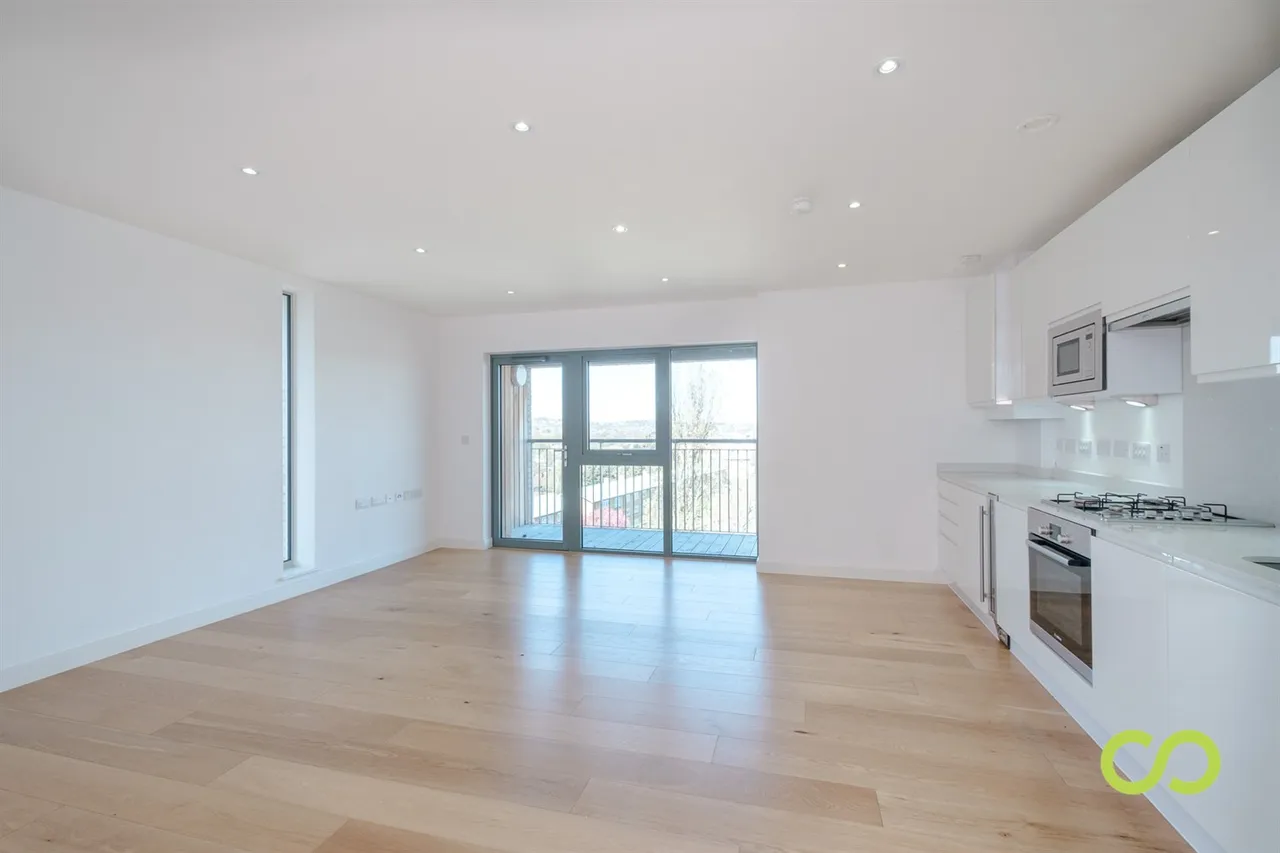 335-337 Bromley Road, London, SE6 2DR, photo 2