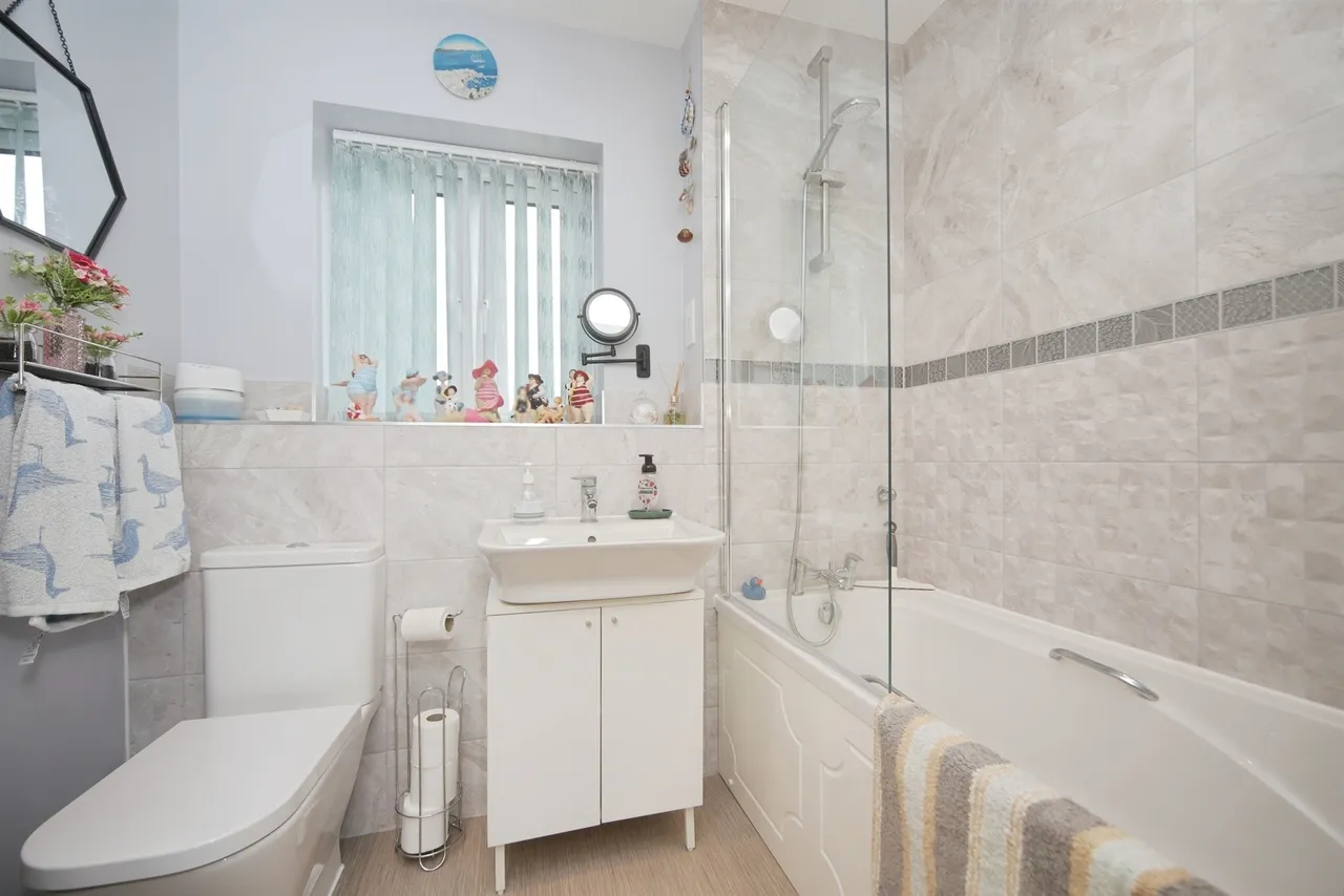 Lombardy Avenue, Chard, TA20, photo 11