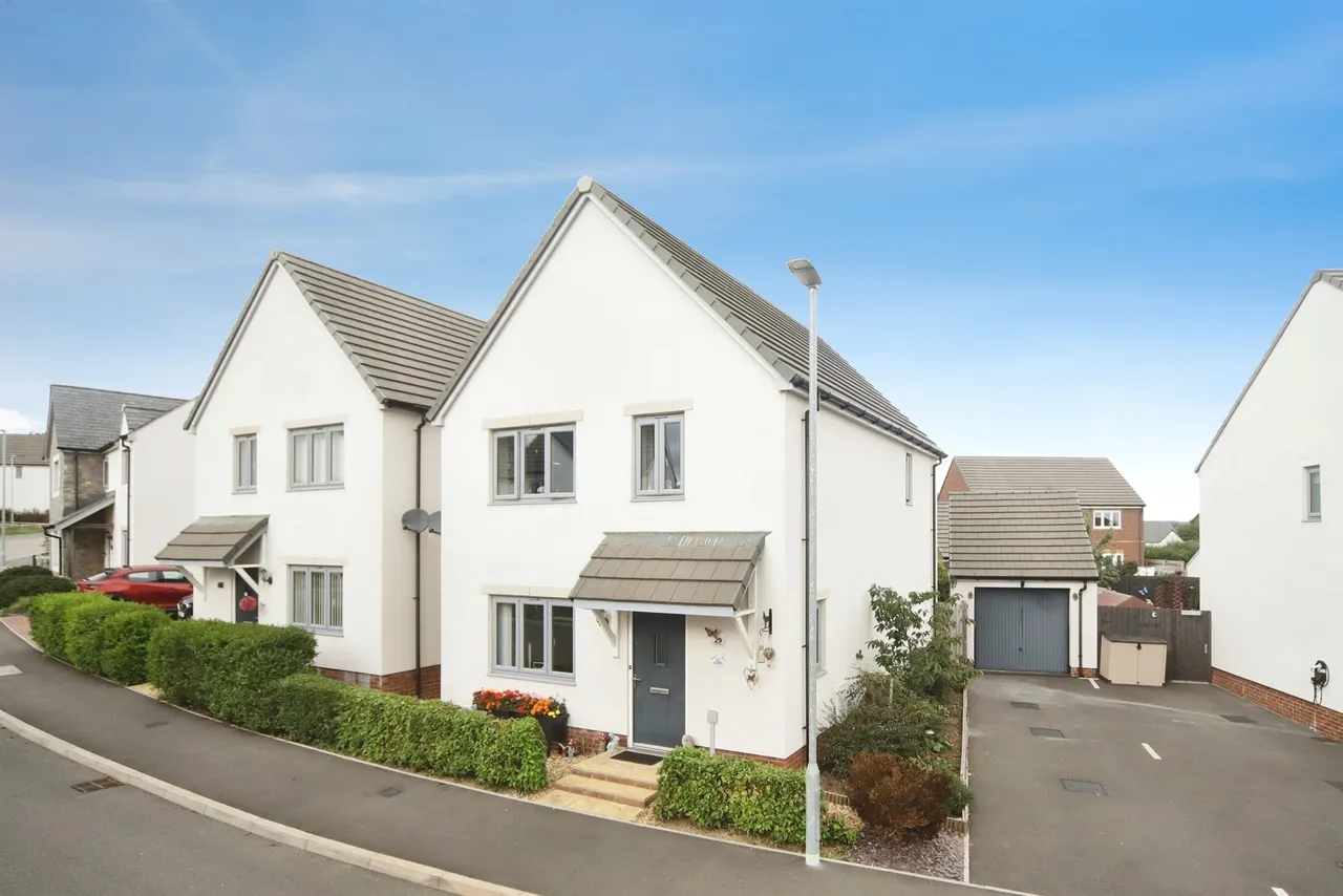 3 bed house for sale, Lombardy Avenue, Chard, TA20