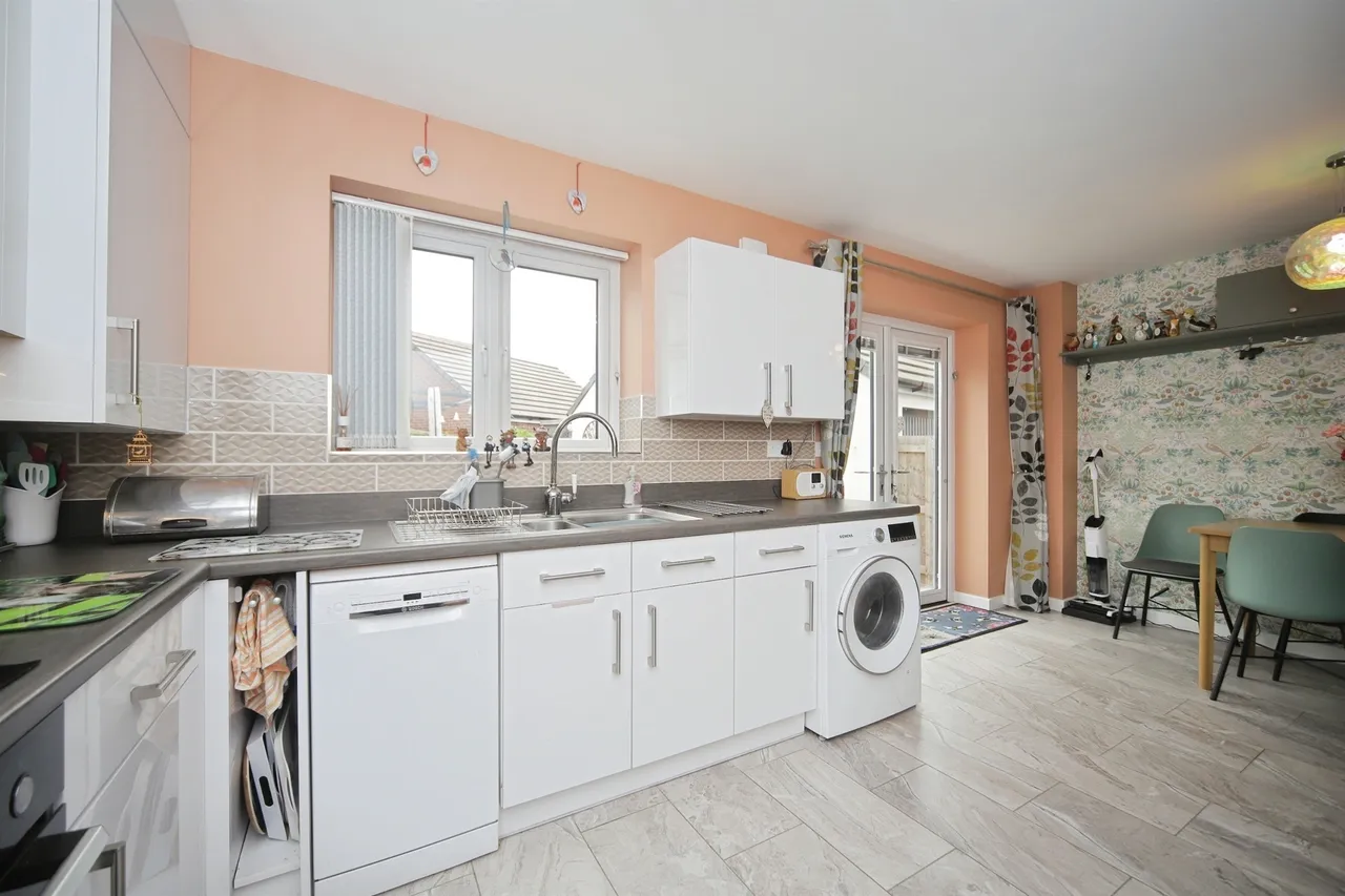 Lombardy Avenue, Chard, TA20, photo 13