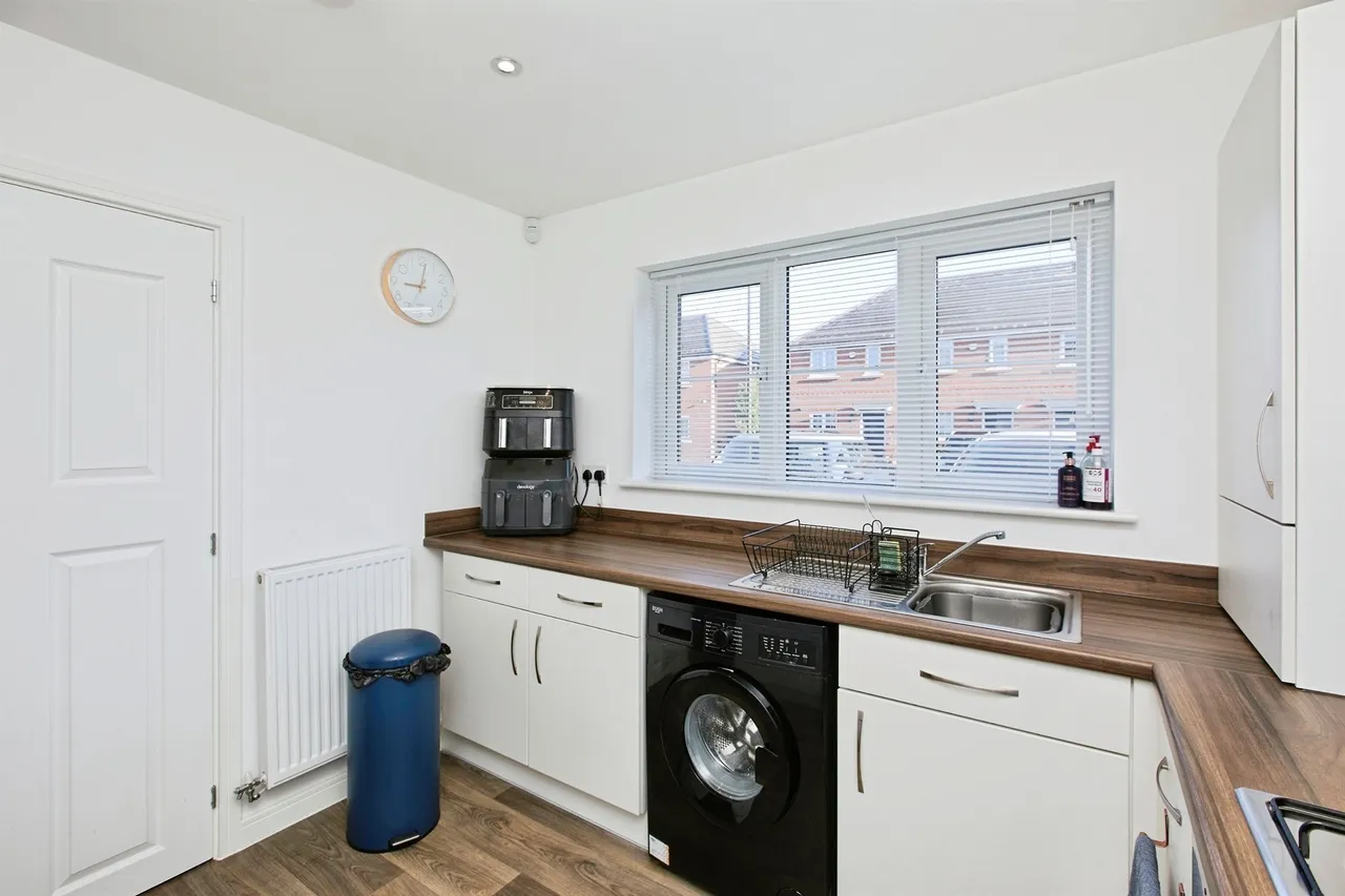 Chatham Drive, Drakelow, DE15, photo 8