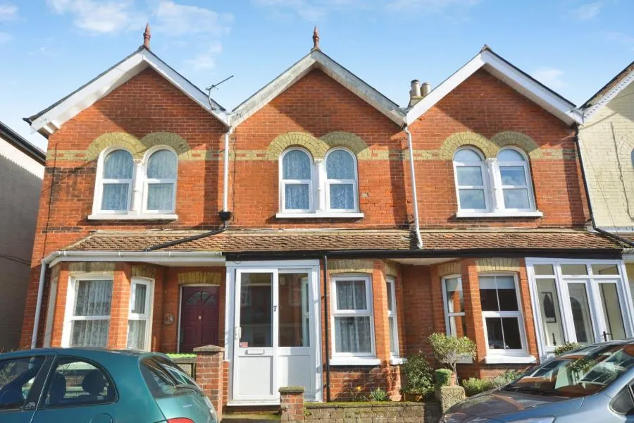 2 bed house for sale, St. Davids Road, East Cowes, PO32