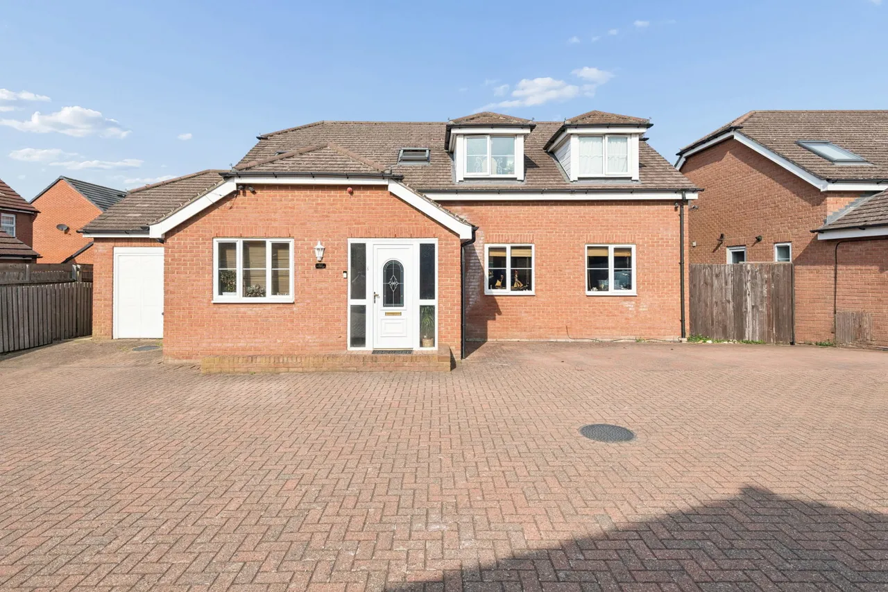 Cambridge Road, Langford, SG18, photo 2