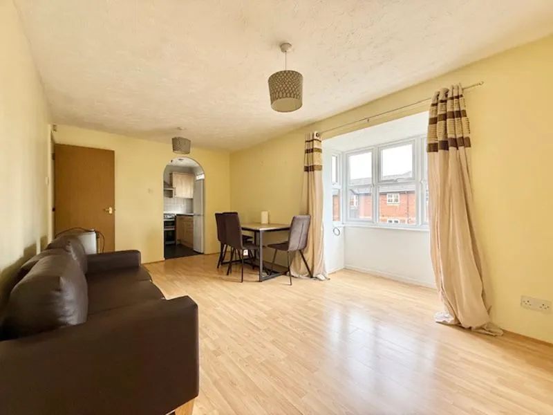 1 bed flat to rent — Stubbs Drive, London SE16 3EQ