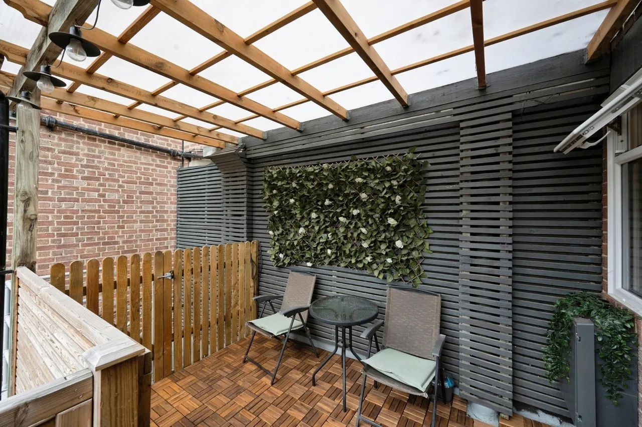 High Street, Esher, KT10, photo 2