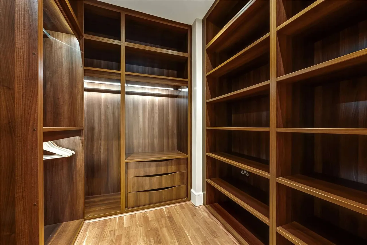 Sycamore Court, Oatlands Chase, Weybridge, Surrey, KT13 9RS, photo 7