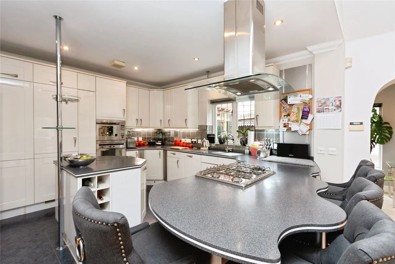 Crawley Wood Close, Camberley, GU15, photo 8