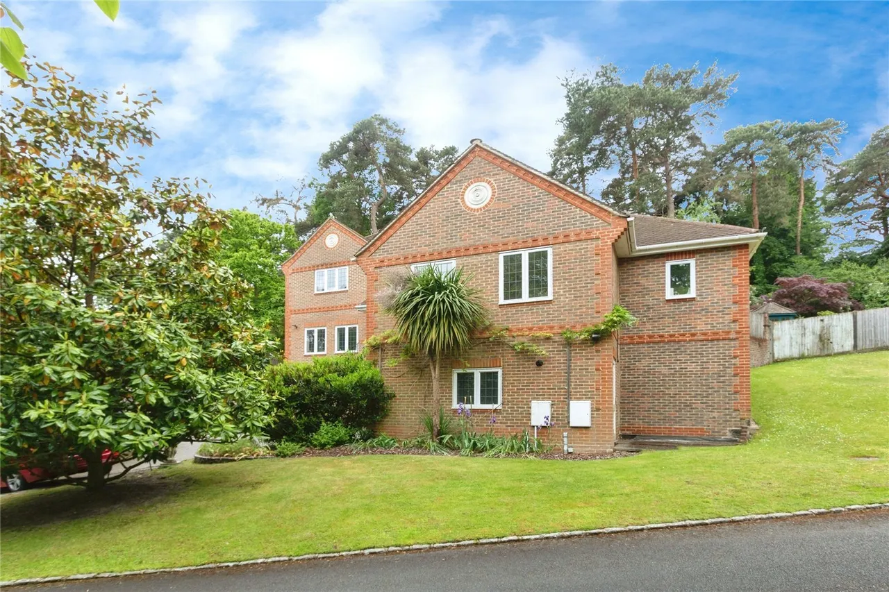 Crawley Wood Close, Camberley, GU15, photo 16
