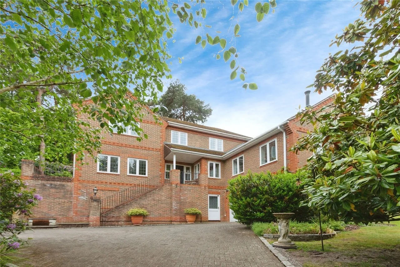 Crawley Wood Close, Camberley, GU15, photo 9