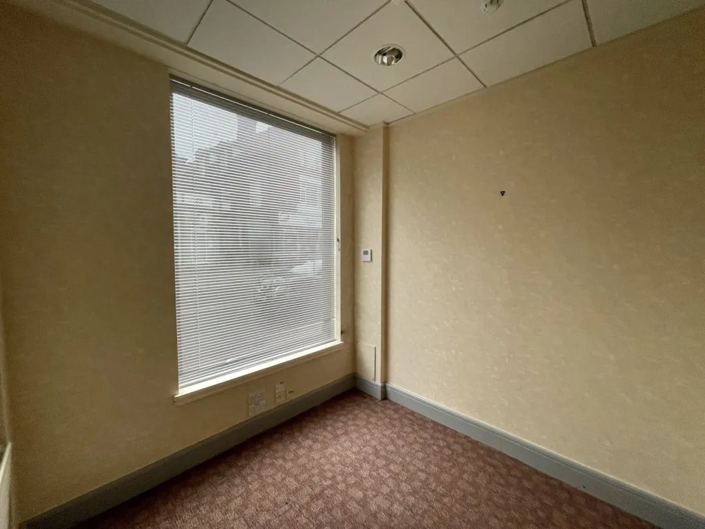 High Street, Alfreton, DE55, photo 5