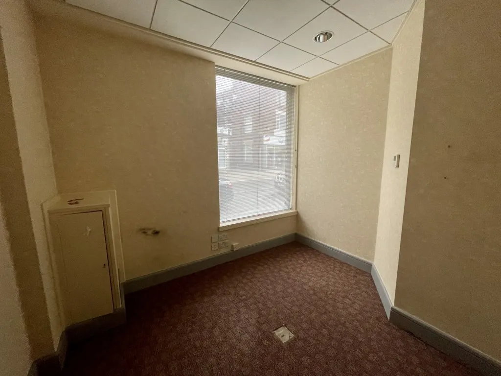 High Street, Alfreton, DE55, photo 4