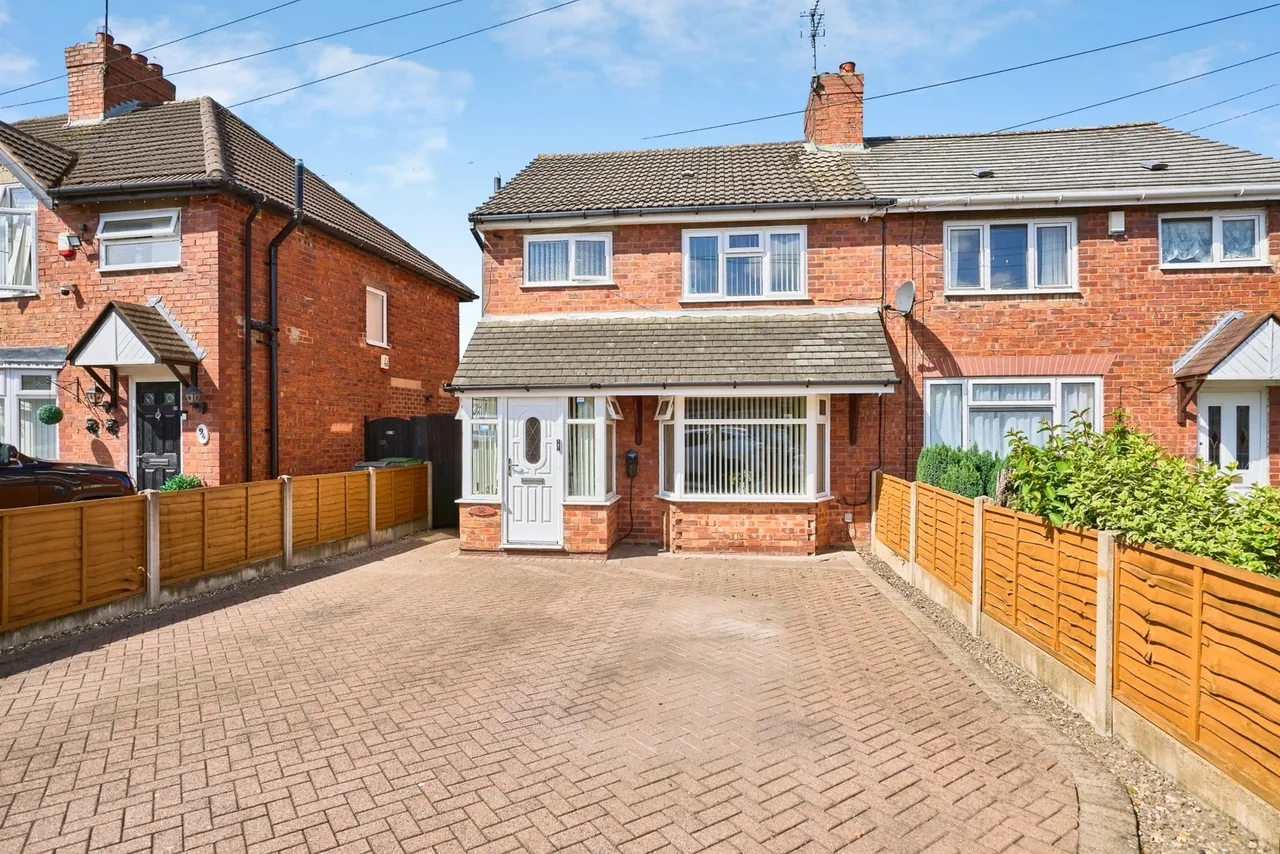 3 bed house for sale — Hawthorne Road, Walsall, West Midlands, WS5
