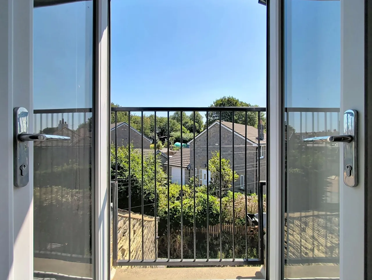 Huddersfield Road, Wyke, BD12, photo 8