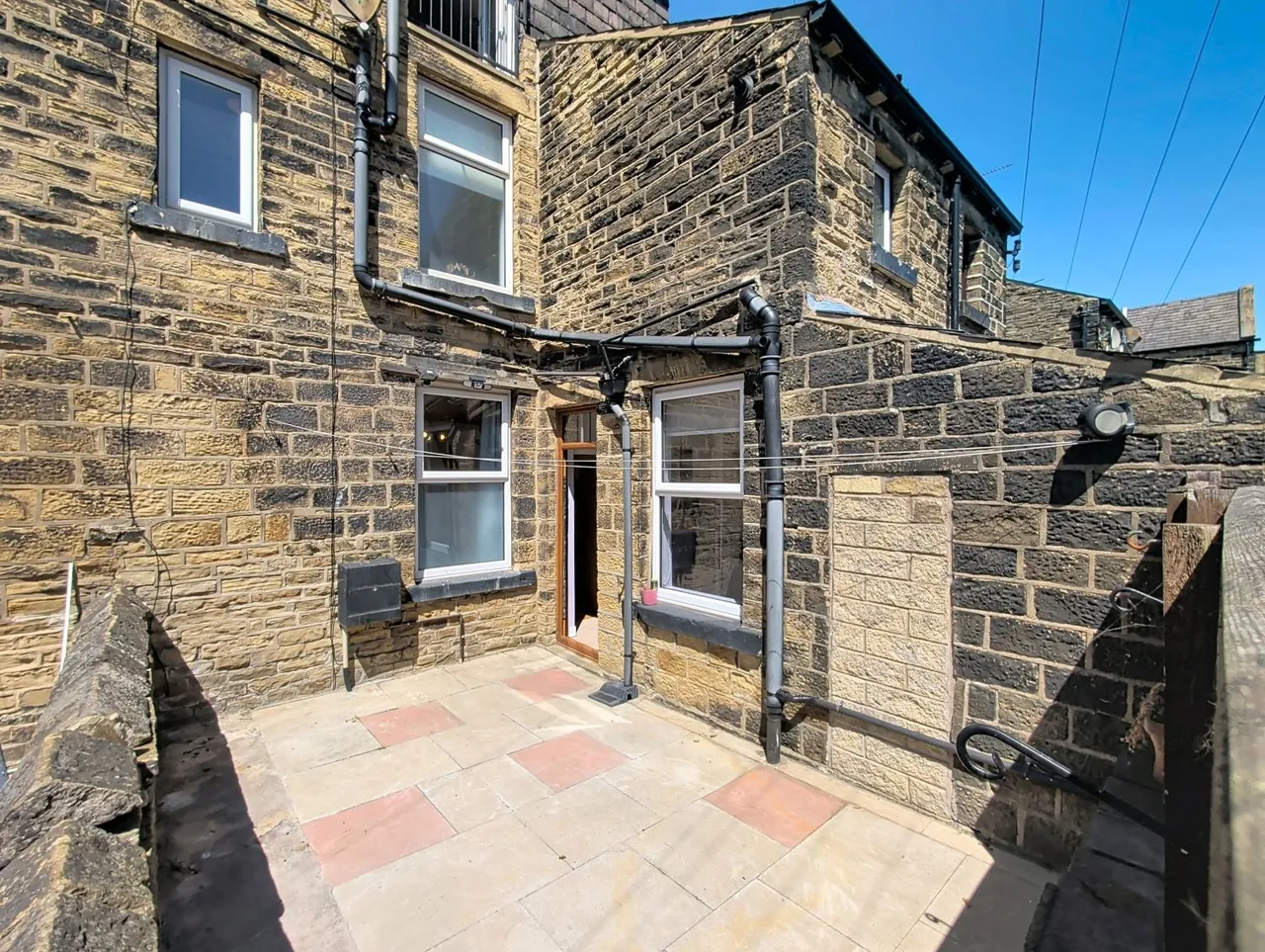Huddersfield Road, Wyke, BD12, photo 19