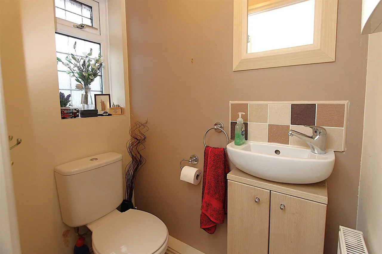 Poplar Crescent, Norton, Stourbridge, photo 11