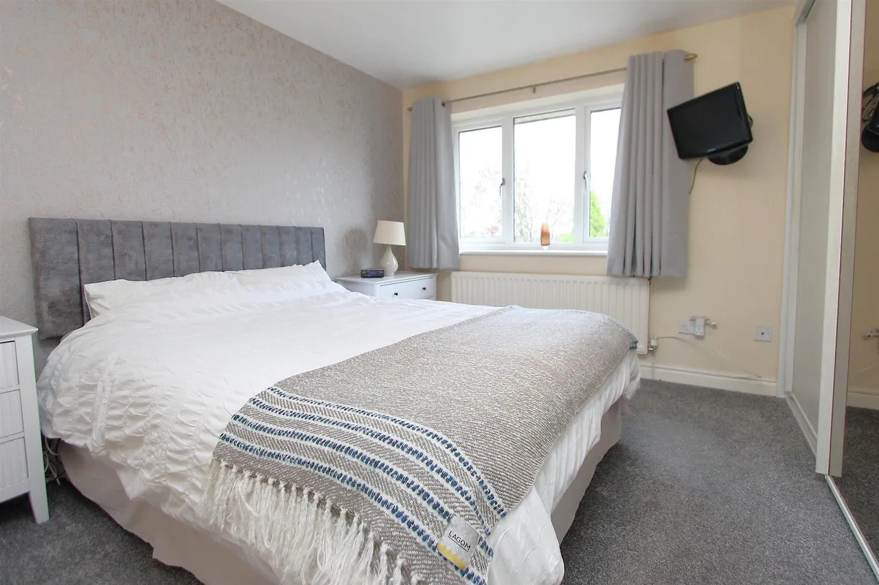 Poplar Crescent, Norton, Stourbridge, photo 13