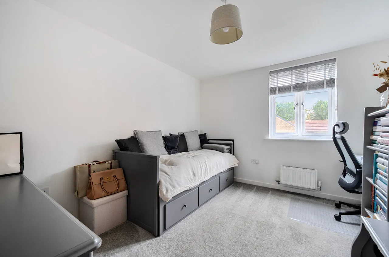 Ifould Crescent, Wokingham, Berkshire, RG40 1LB, photo 9