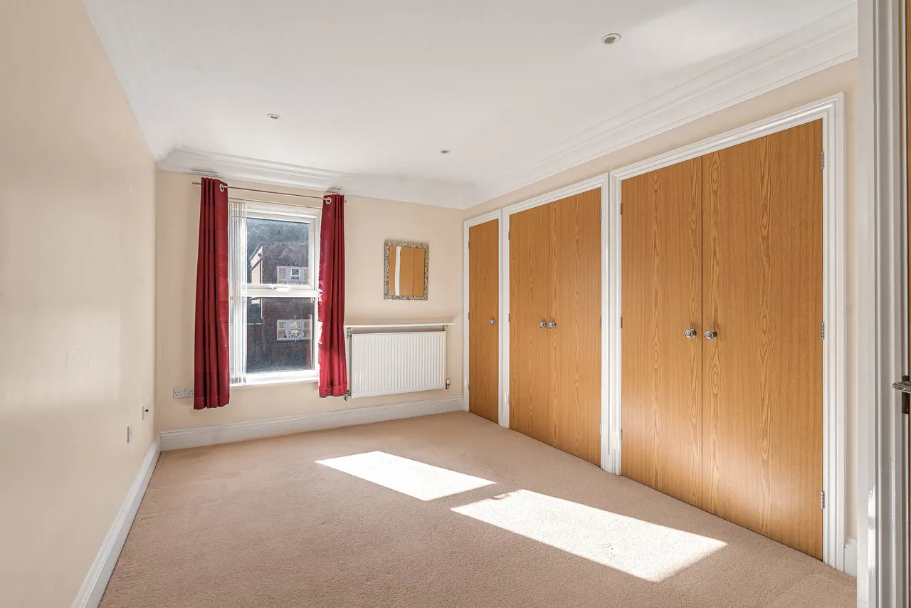 Franklin Court, Wormley, GU8, photo 9