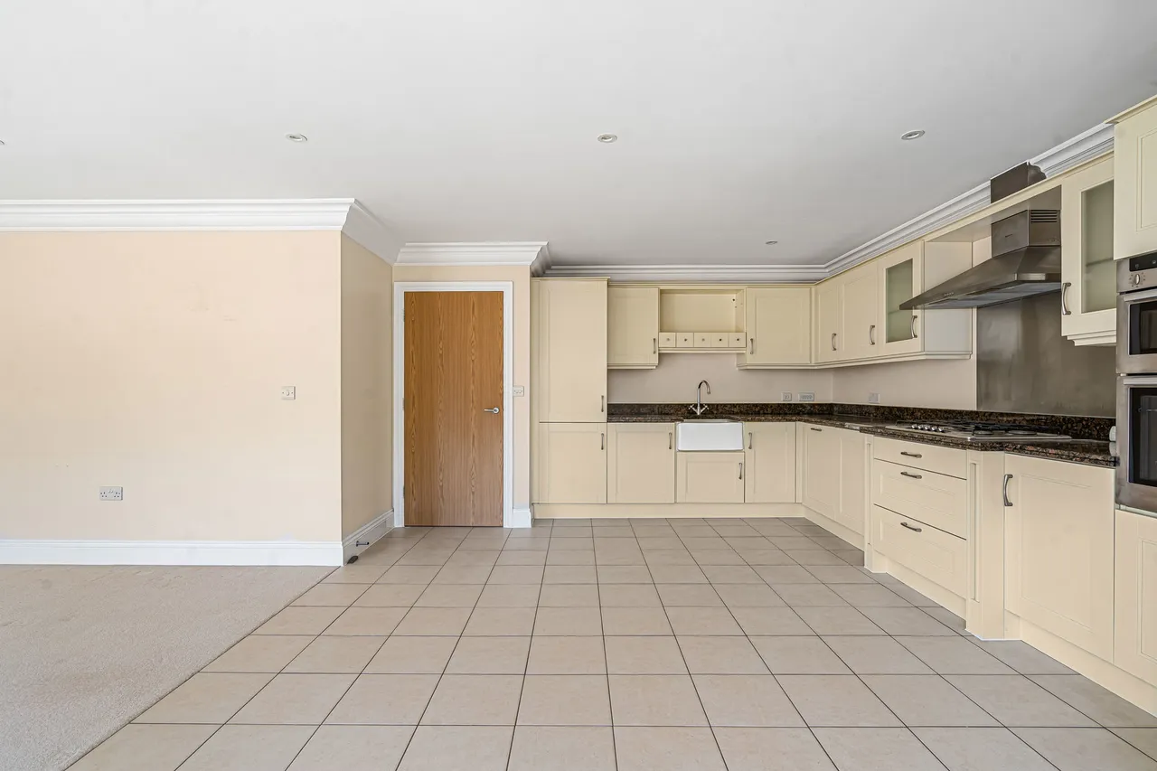 Franklin Court, Wormley, GU8, photo 5