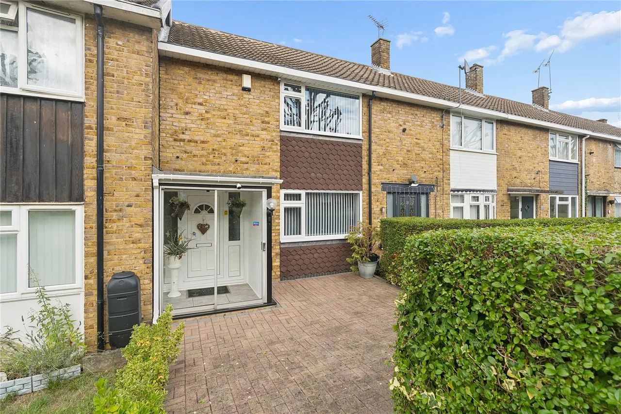 2 bed house for sale, Gernons, Basildon, SS16