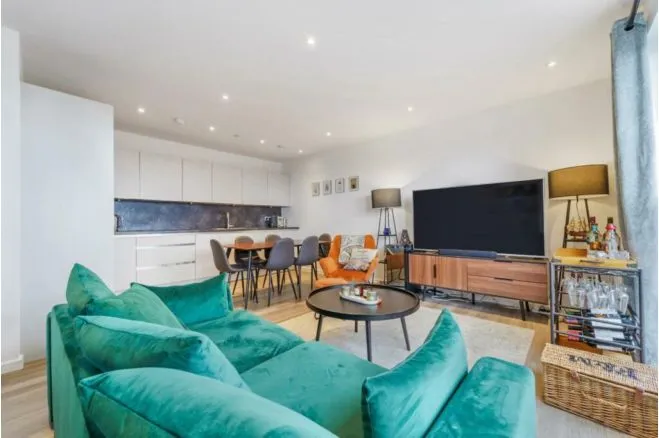 Selbourne Avenue, Hounslow, TW3, photo 4
