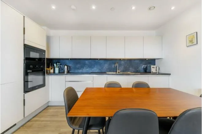 Selbourne Avenue, Hounslow, TW3, photo 5
