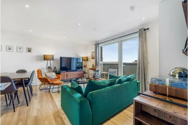 Selbourne Avenue, Hounslow, TW3, photo 6