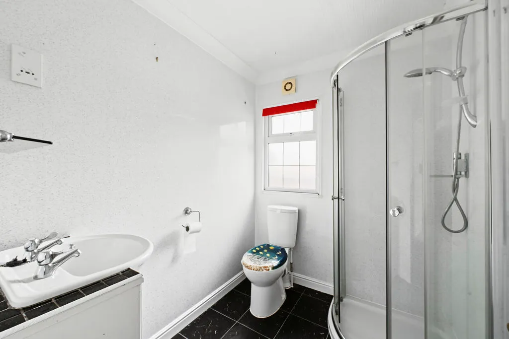 Chesham Road, Wigginton, HP23, photo 8
