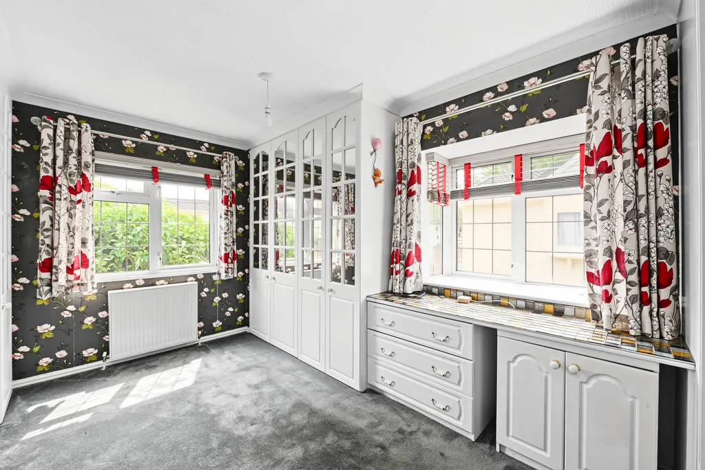 Chesham Road, Wigginton, HP23, photo 5