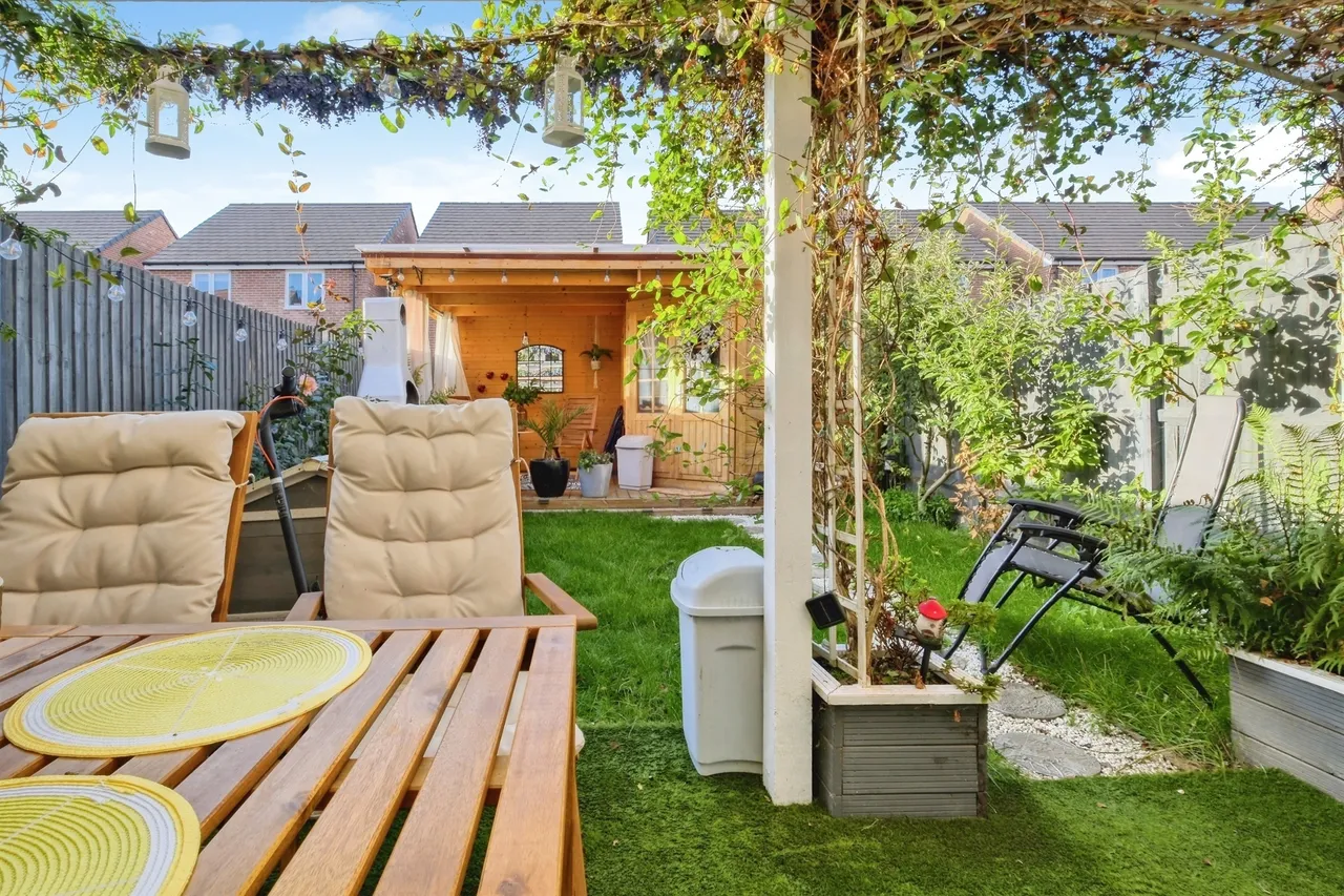 Ivie Place, Salisbury, SP2, photo 2