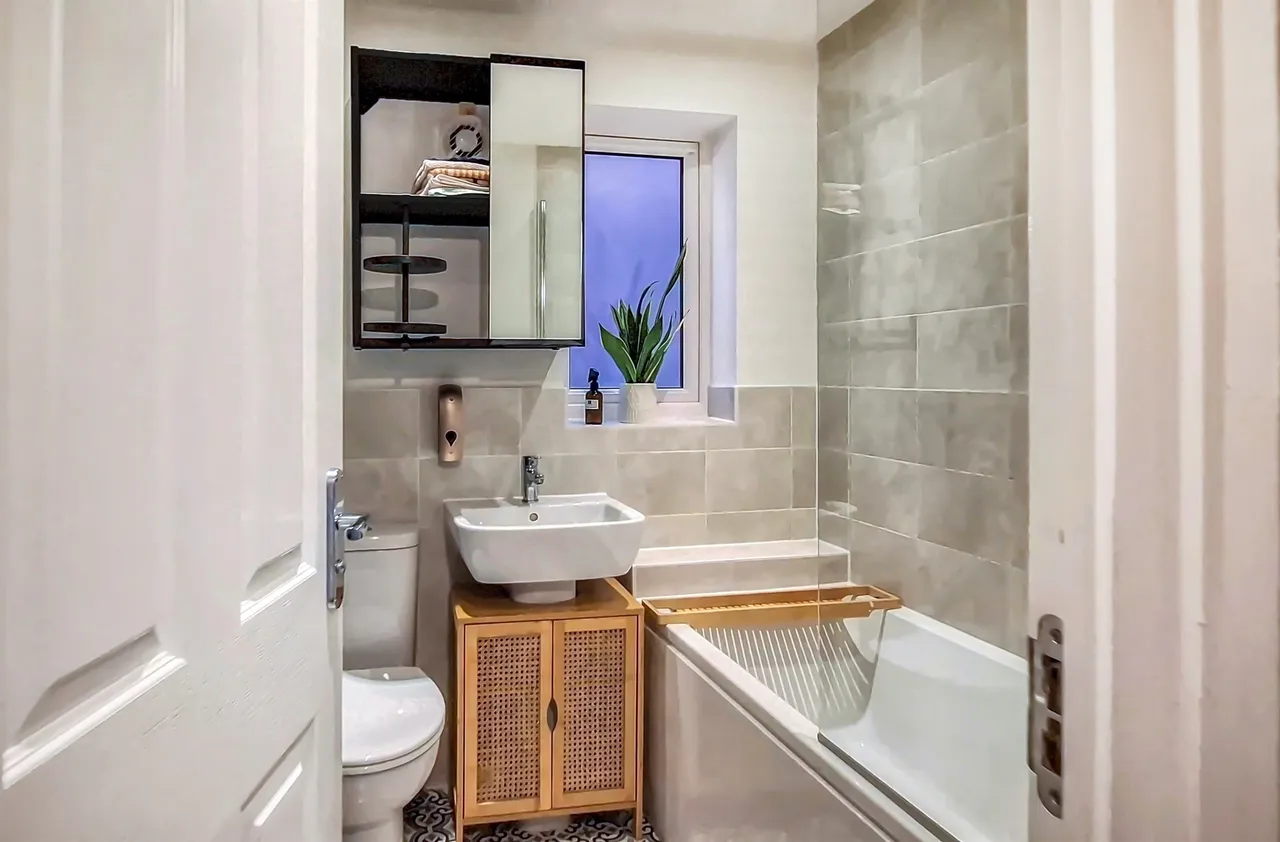 Ivie Place, Salisbury, SP2, photo 13