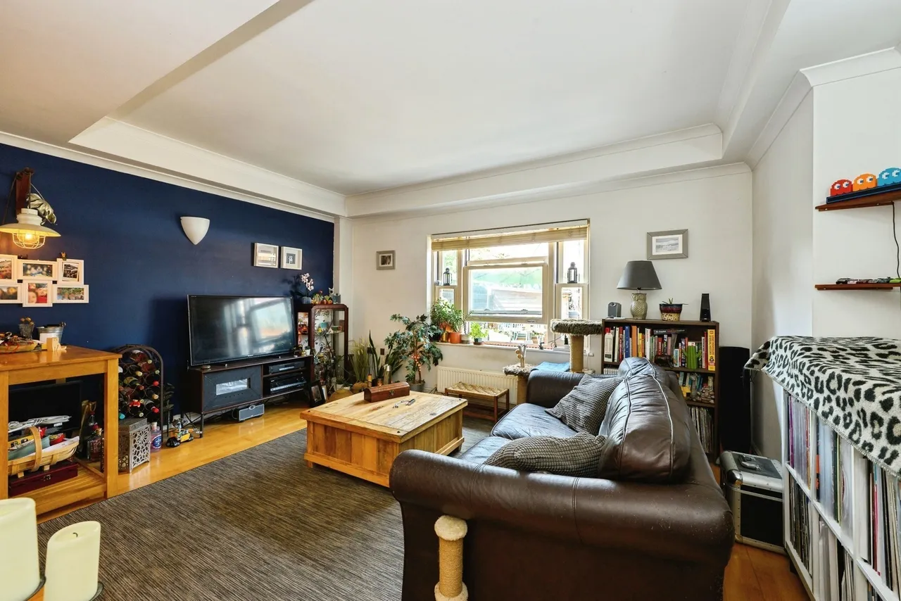 Brighton Road, Purley, CR8, photo 3