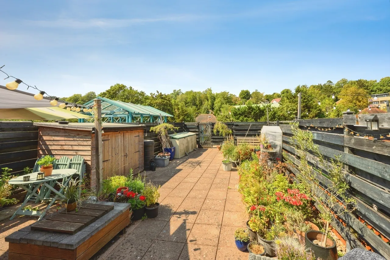 Brighton Road, Purley, CR8, photo 12
