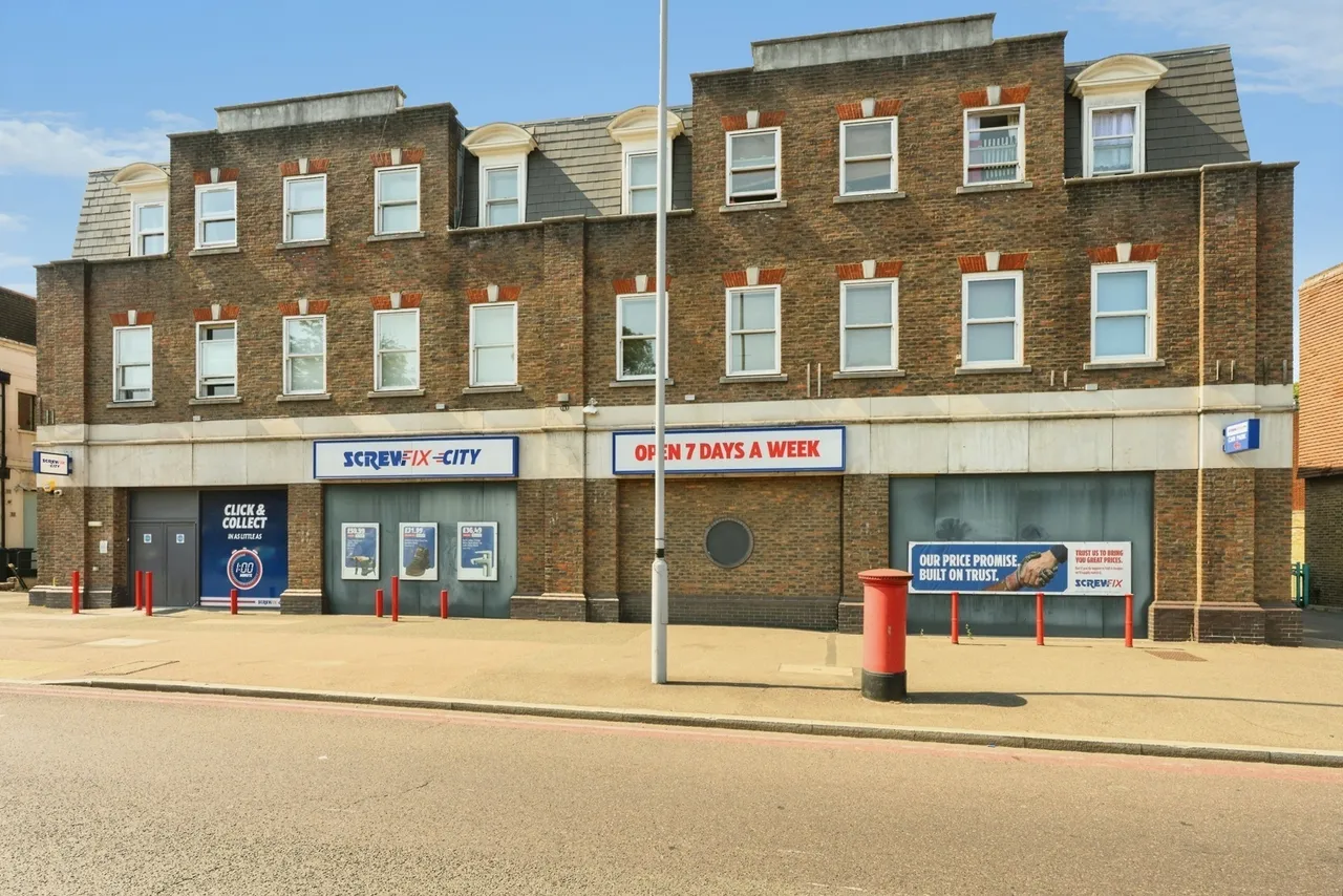 Brighton Road, Purley, CR8, photo 13