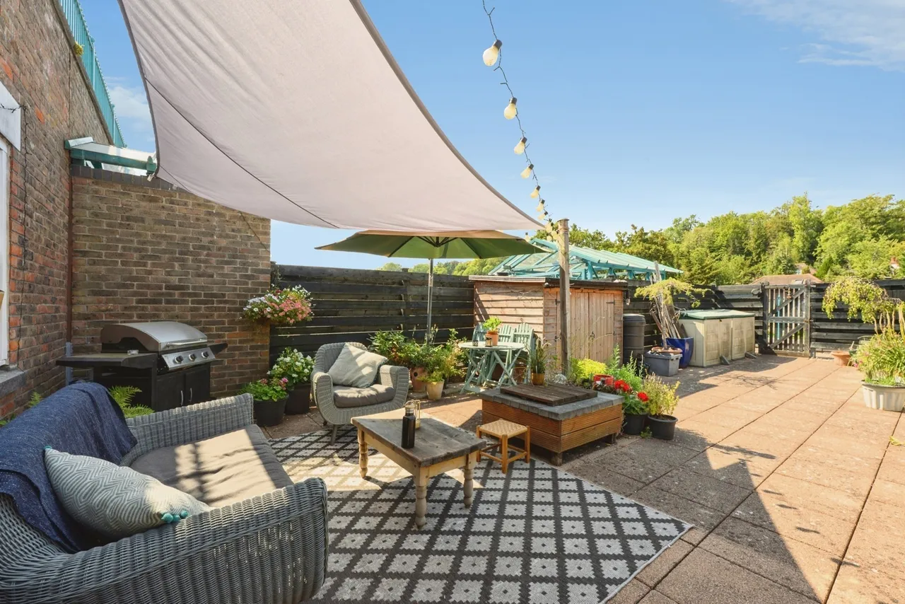 Brighton Road, Purley, CR8, photo 10