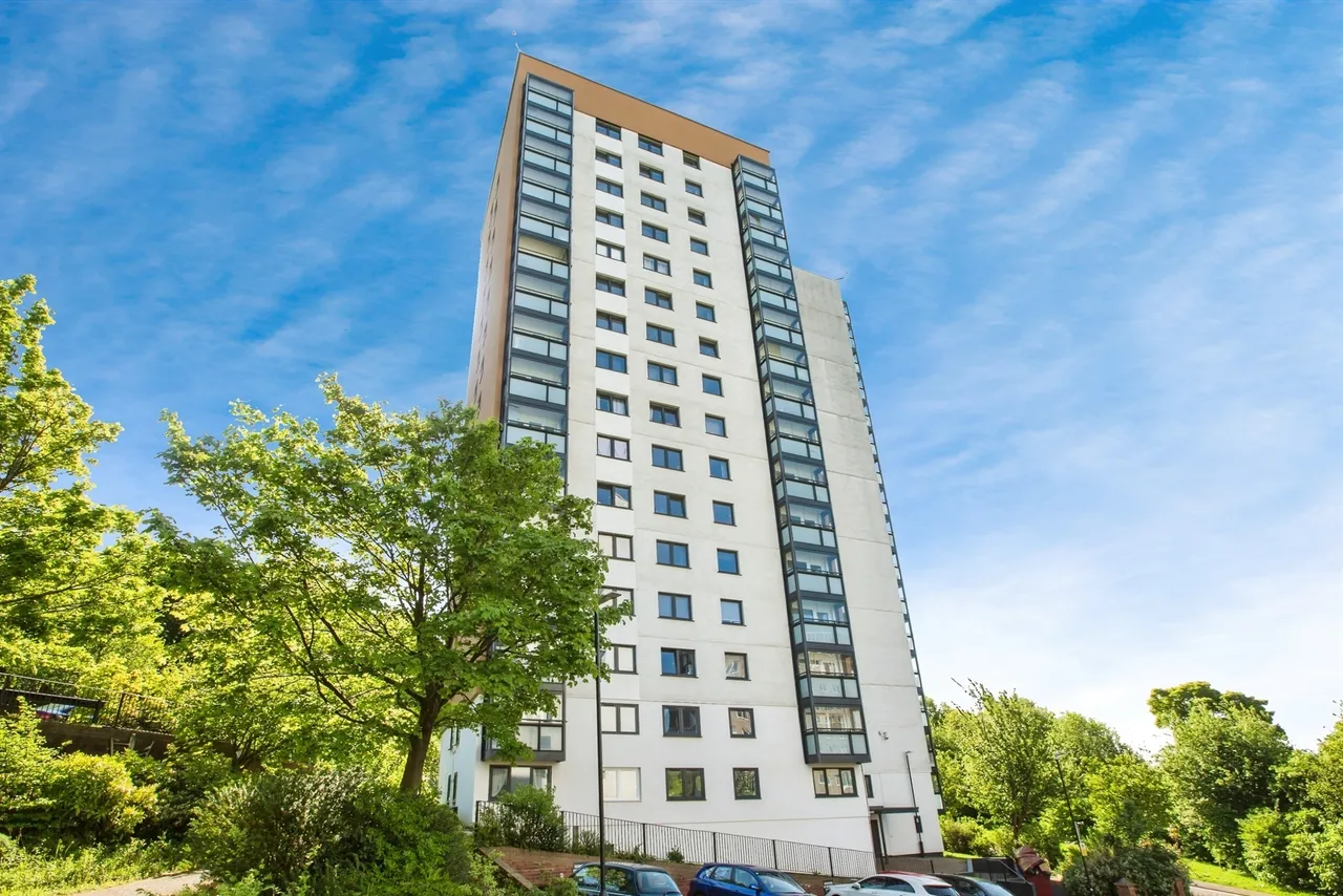 1 bed flat for sale — Mixenden Road, Halifax
