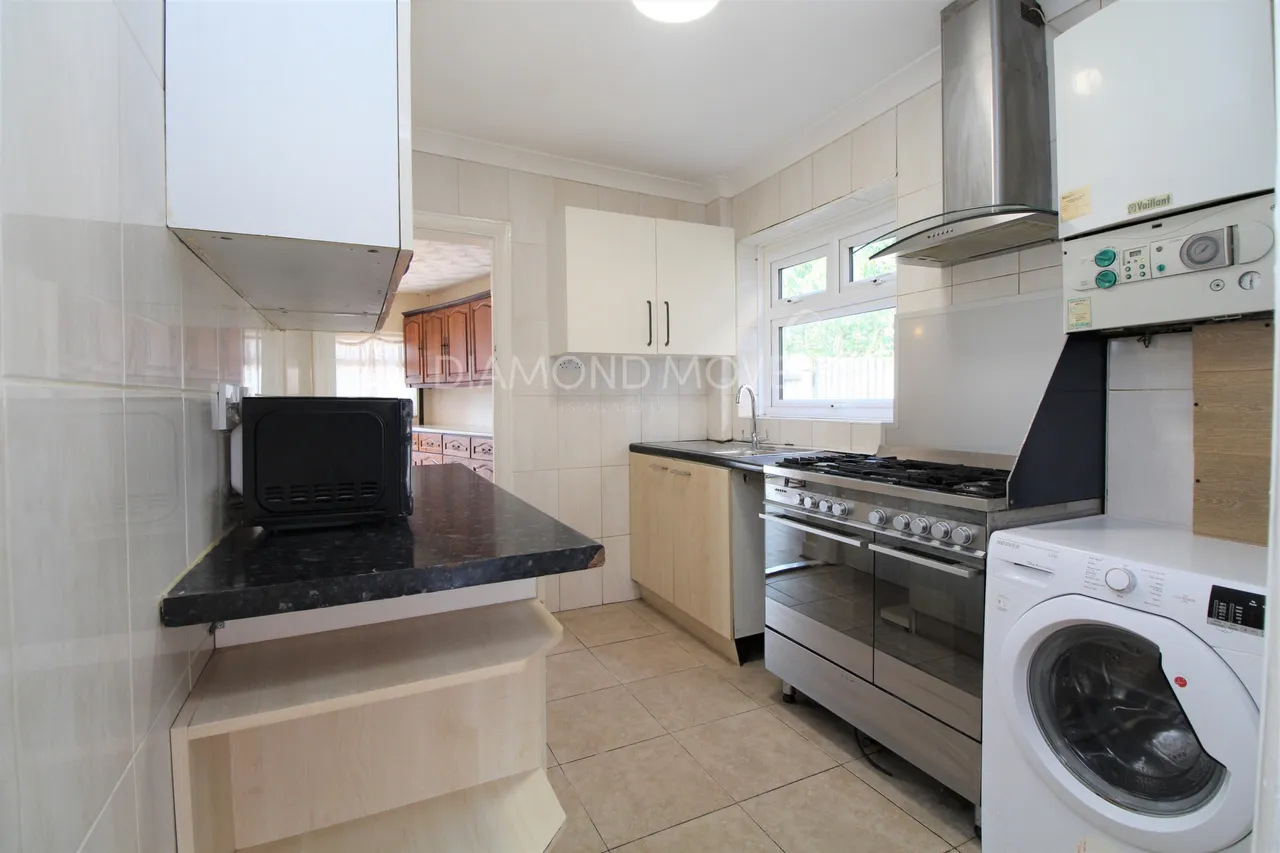 Cambridge Close, Hounslow, TW4 7BG, photo 7