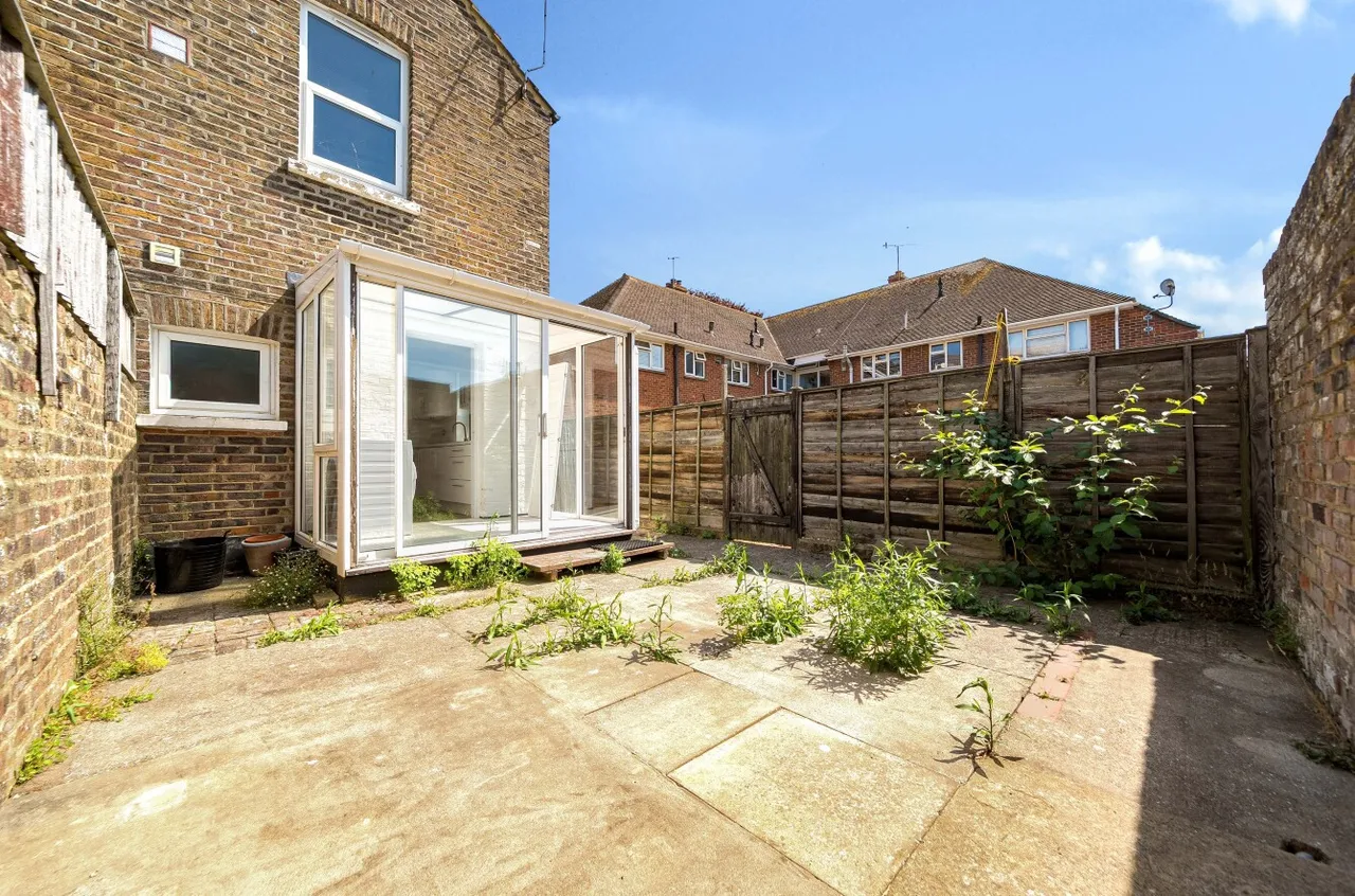 Westcourt Road, Worthing, BN14, photo 12