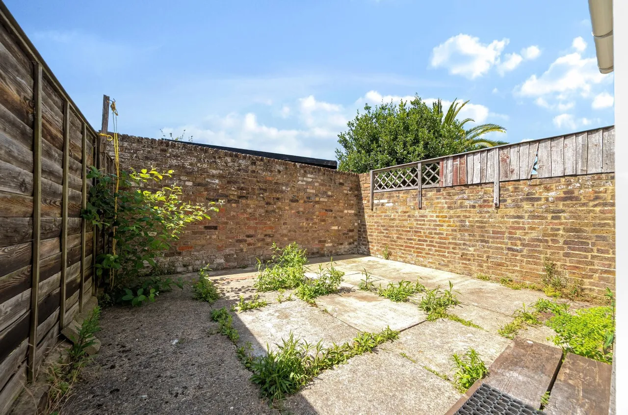 Westcourt Road, Worthing, BN14, photo 4