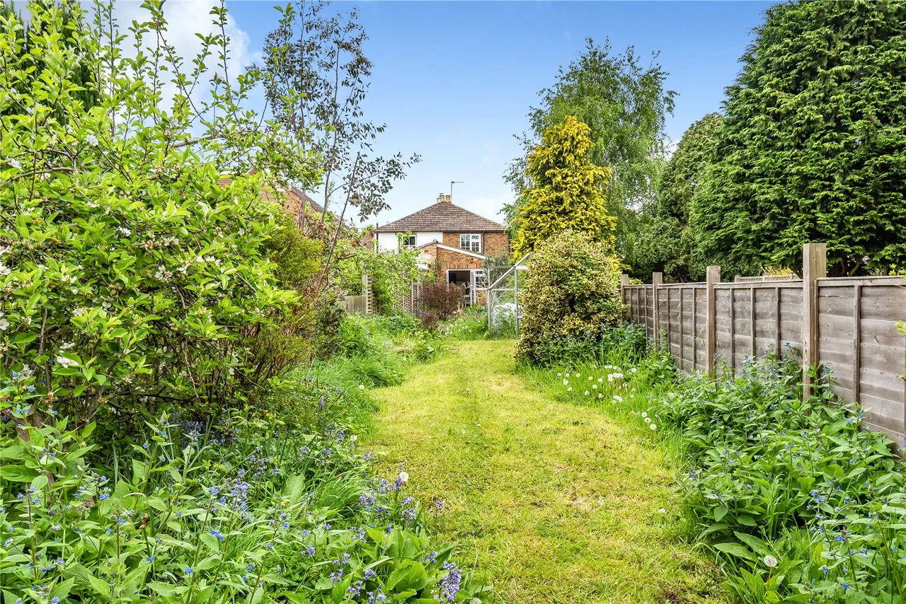 School Walk, Lower Sunbury, TW16 6RB, photo 9