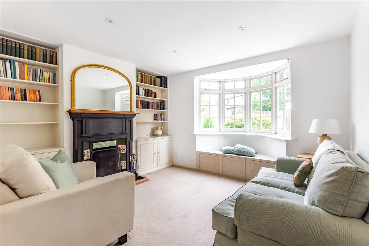 School Walk, Lower Sunbury, TW16 6RB, photo 3